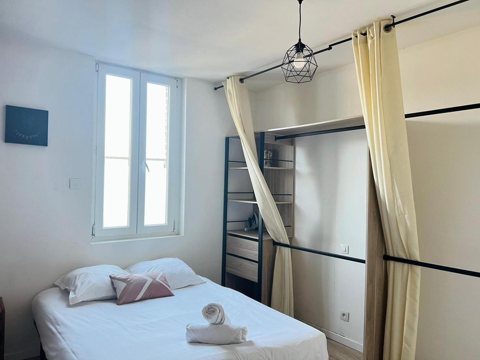 Le Gateway Apartment Кале Екстериор снимка